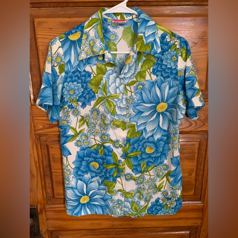 Vintage pykettes flower button down shirt
